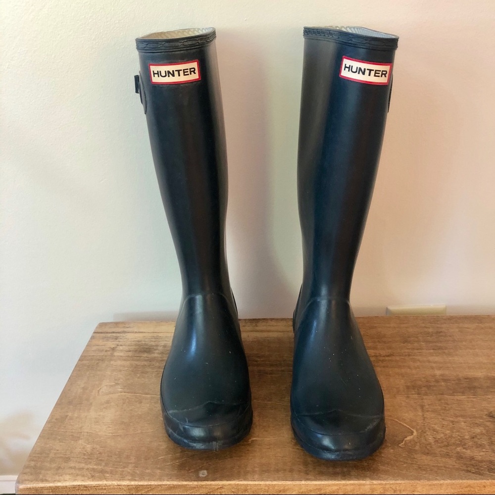 HUNTER | Navy Wide Calf Rain Boots Size 7